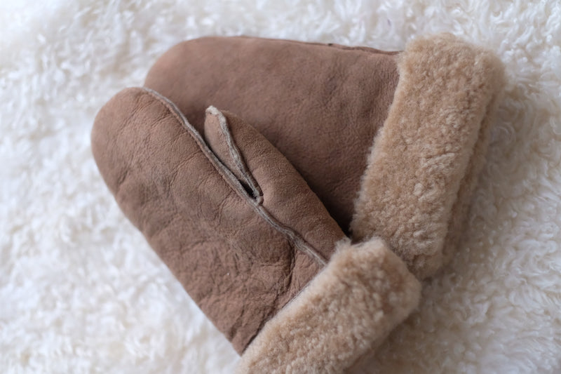 Vintage shearling mittens 6yrs +