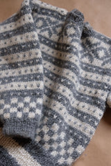 Handknit soft wool jumper 98