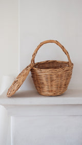 Small lidded basket